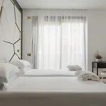 ホテル The Promenade Luxury Wellness