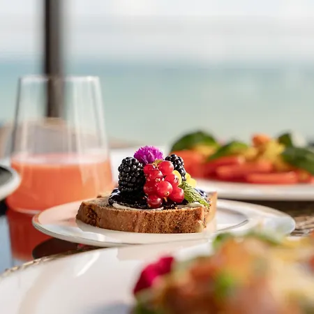 호텔 The Promenade Luxury Wellness