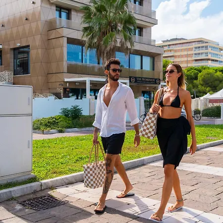 Ξενοδοχείο The Promenade Luxury Wellness 5*