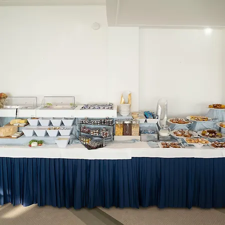 Отель The Promenade Luxury Wellness Риччоне