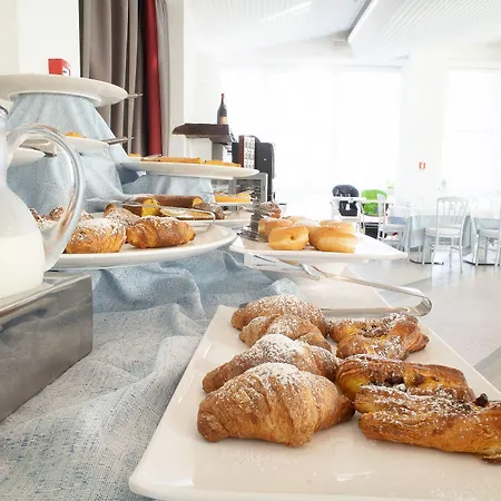 The Promenade Luxury Wellness Отель