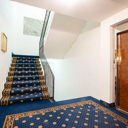 The Promenade Luxury Wellness Отель 5*