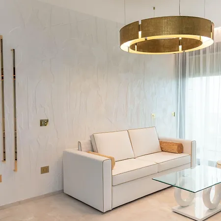 The Promenade Luxury Wellness מלון