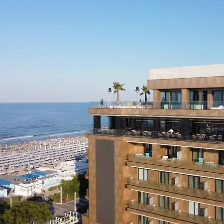The Promenade Luxury Wellness 5*