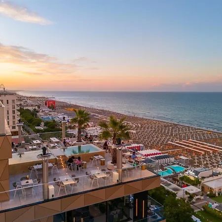 Отель The Promenade Luxury Wellness 5*