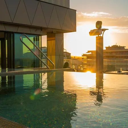 Отель The Promenade Luxury Wellness Риччоне