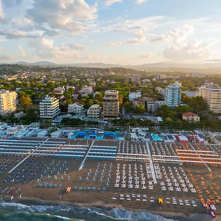 The Promenade Luxury Wellness 5*
