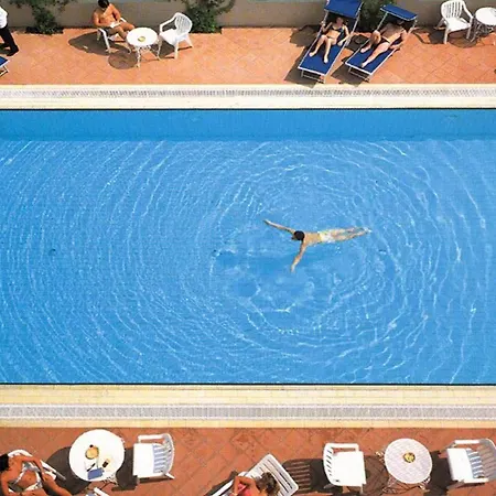 The Promenade Luxury Wellness Ξενοδοχείο 5*