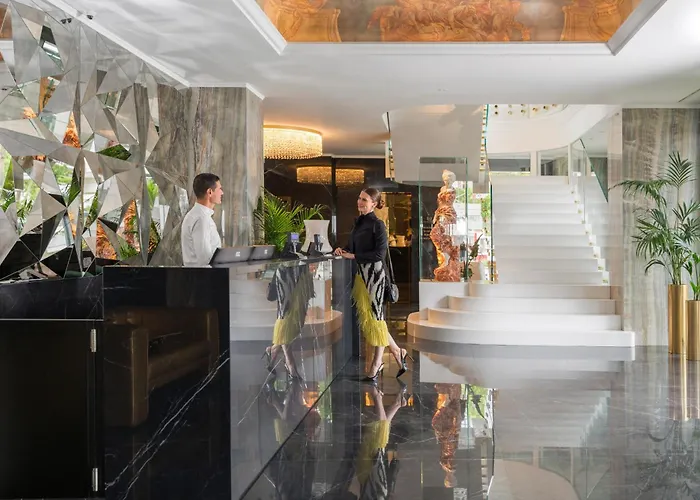 The Promenade Luxury Wellness 호텔 5*