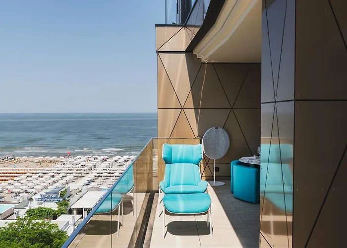 The Promenade Luxury Wellness Отель 5*