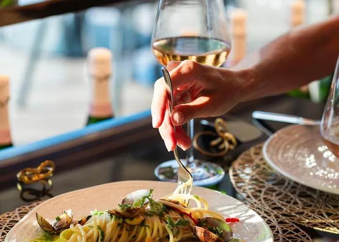 호텔 The Promenade Luxury Wellness