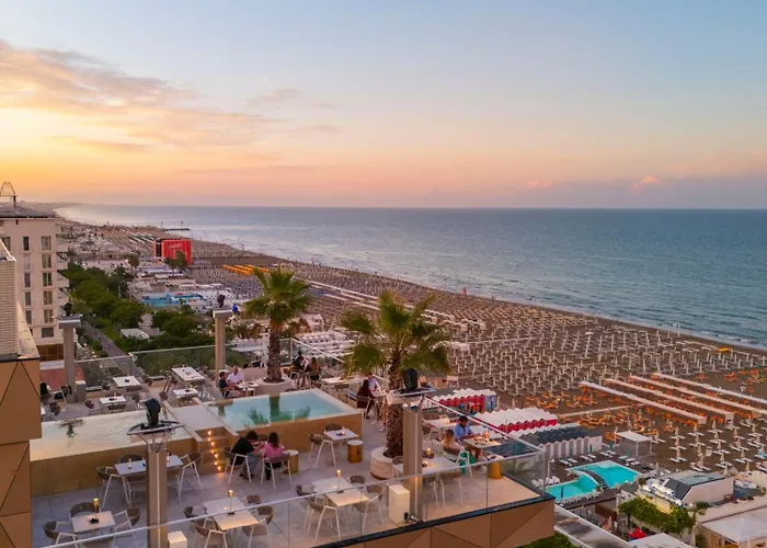 Отель The Promenade Luxury Wellness 5*